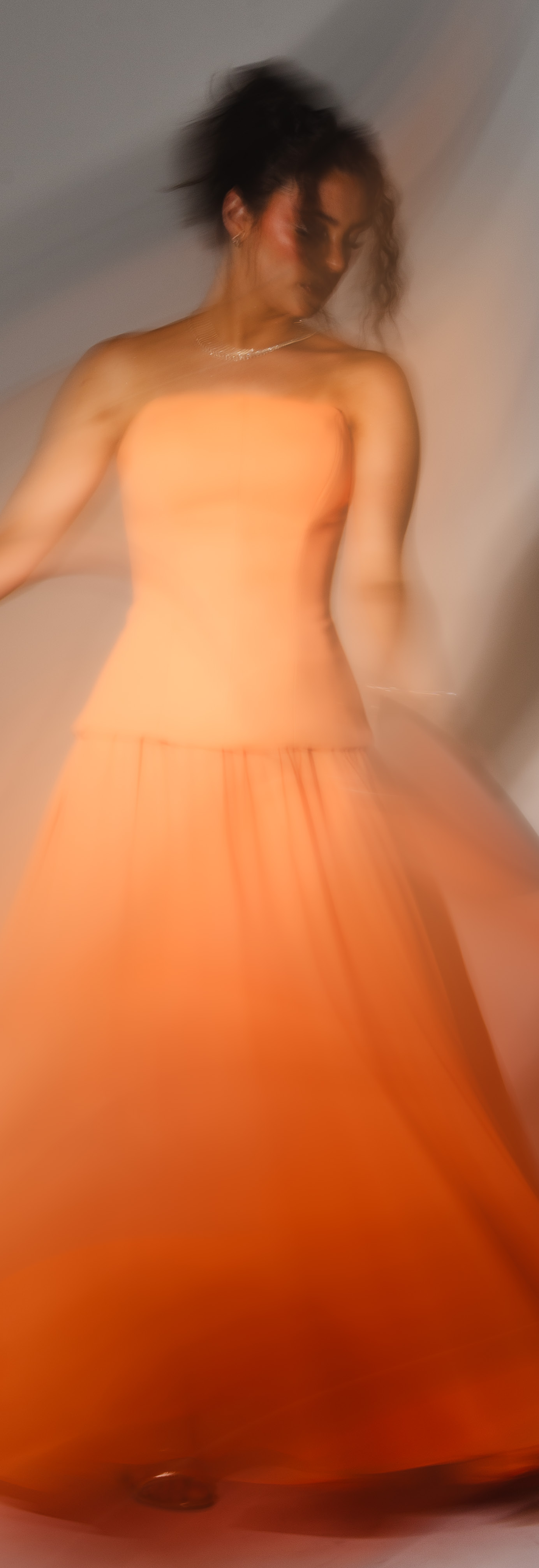 Isadora Girardi - Vestido tafetá de seda com plissado a mao