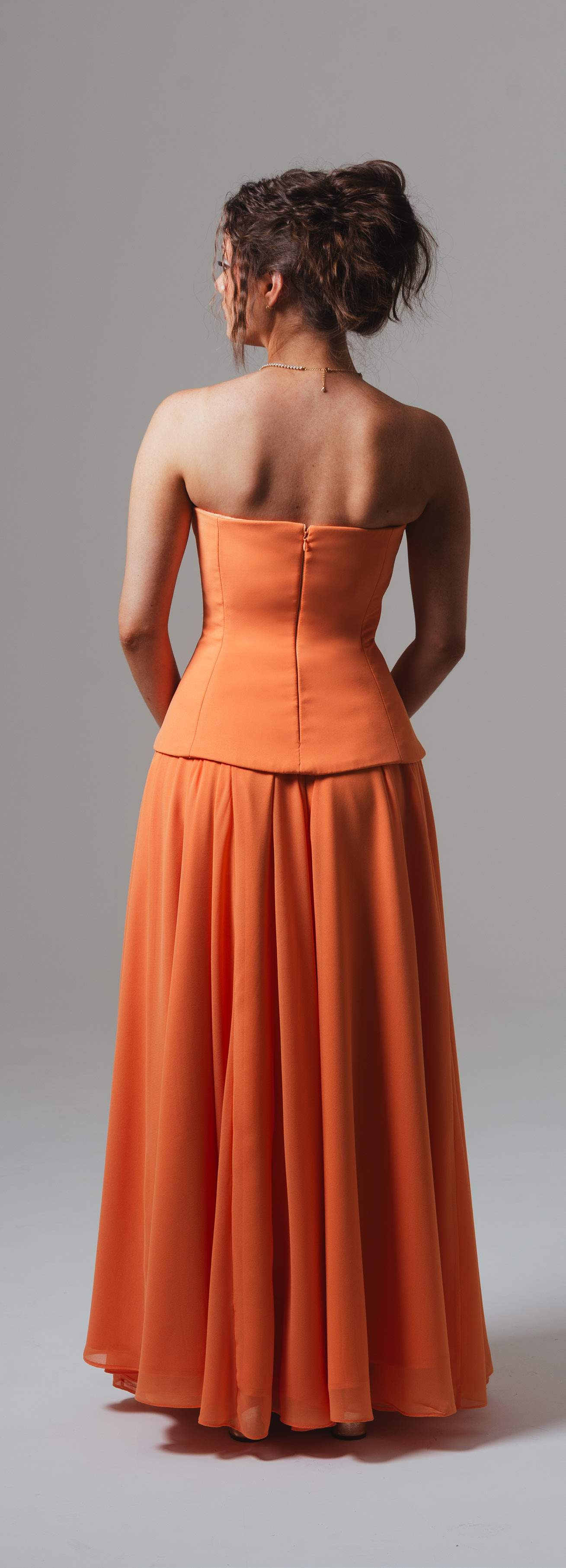 Isadora Girardi - Detalhe vestido tafetá plissado à mão